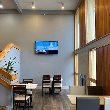 Red Lion Inn & Suites 波斯特福尔斯 外观 照片