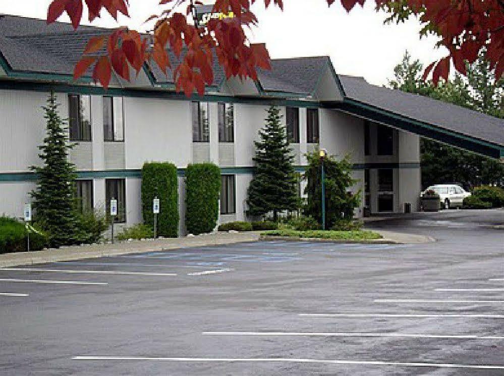 Red Lion Inn & Suites 波斯特福尔斯 外观 照片